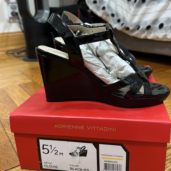Adrienne Vittadini Black Wedges size 5.5 - Picture 3 of 5